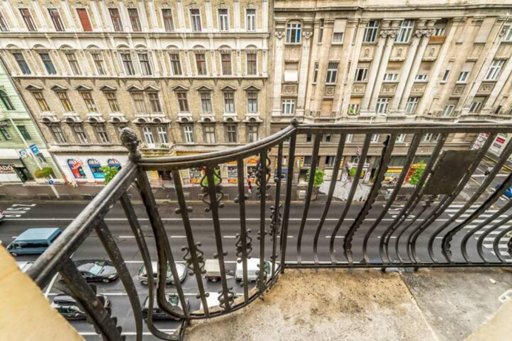 Hi-Bp Design Home Apartments In The Heart Of Budapest Bagian luar foto